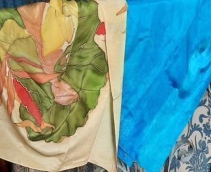 Créations de foulards et écharpes en soie peintes à la main